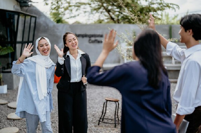 Greeting Artinya? Lengkap tentang Salam Bahasa Inggris dengan Benar (Freepik)